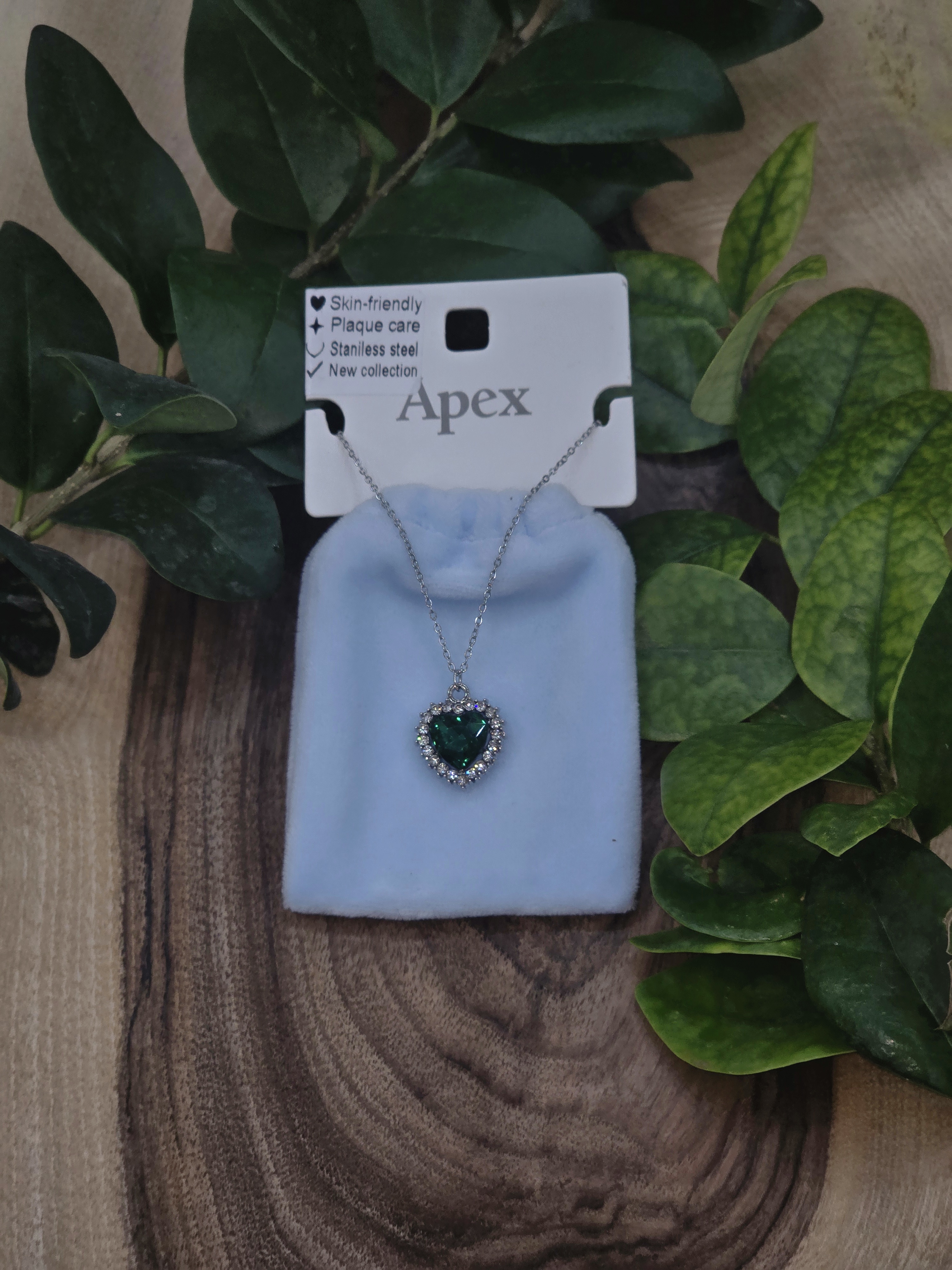 گردن بند طرح قلب