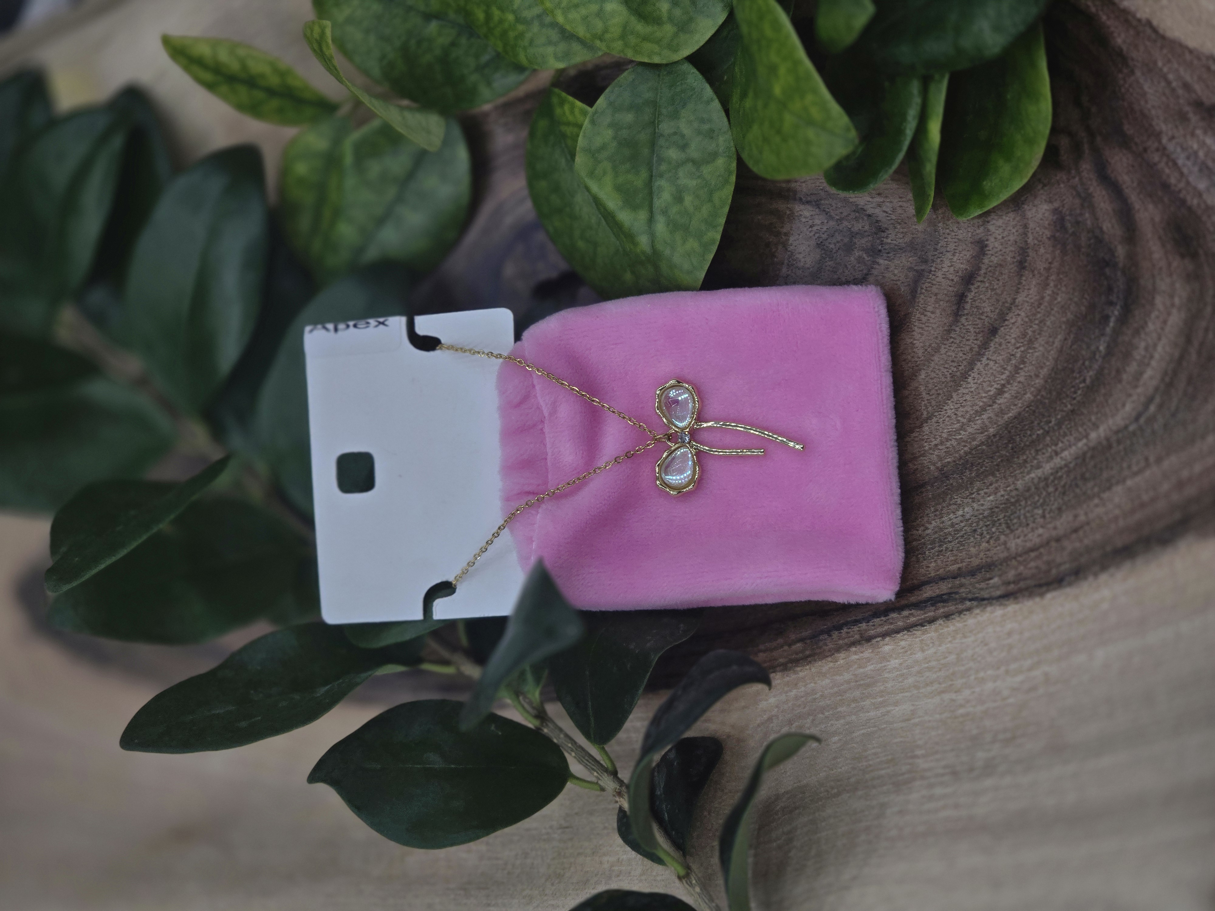 گردن بند طرح پاپیون